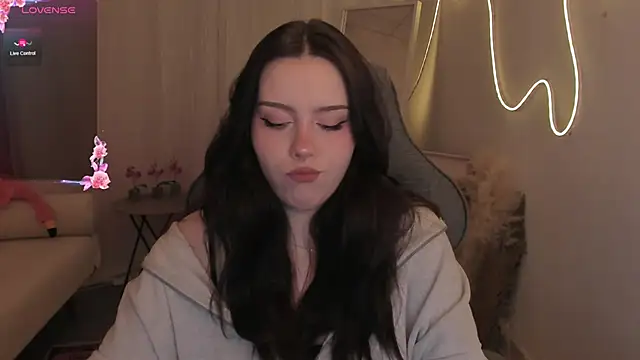 CoralineKeyns online show from March 2026 05:46:02 AM