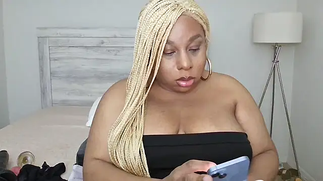 Carmen Cream online show from November 2025 05:50:02 AM