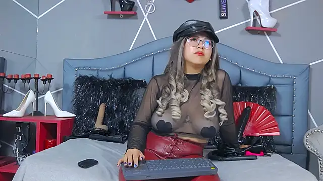 Snapshot of Evangeline chatting on February 2025 06:14:01 AM Evangeline online show from February 2025 06:14:01 AM