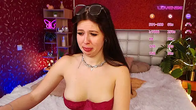 JulieHeets online show from February 2025 11:28:01 AM