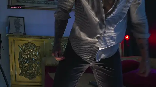 dantecoppolaa  online show from October 2025 07:30:02 PM