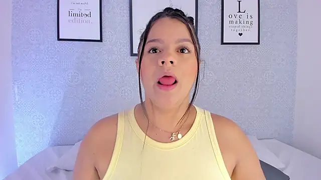 Snapshot of Natasha_harper chatting on October 2025 11:43:02 AM Natasha harper online show from October 2025 11:43:02 AM