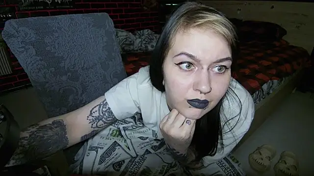 Snapshot of MoorderxDoll chatting on July 2026 06:13:01 PM MoorderxDoll online show from July 2026 06:13:01 PM