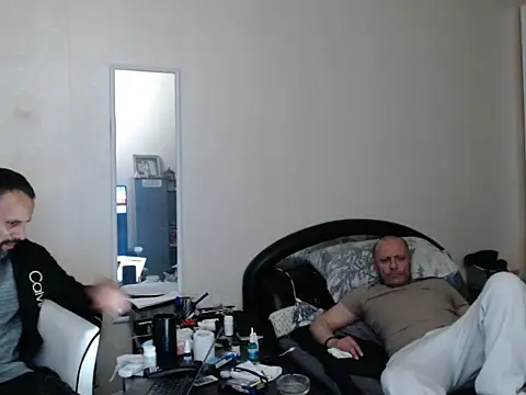 Terizizz online show from April 2026 08:32:01 PM