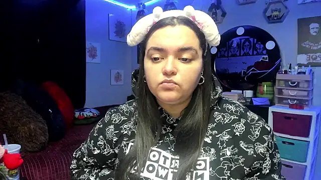 Snapshot of Luise_Meyrink chatting on May 2026 02:19:02 AM Luise Meyrink online show from May 2026 02:19:02 AM