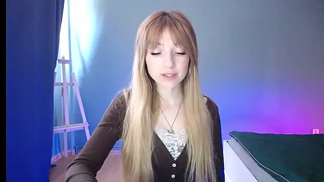 LuciaYoung online show from February 2025 01:22:02 PM