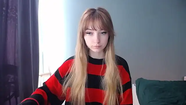 LuciaYoung online show from February 2025 09:45:02 AM