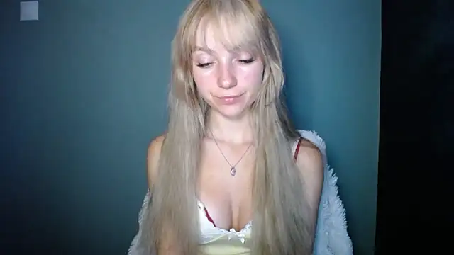 LuciaYoung online show from September 2025 06:40:02 PM