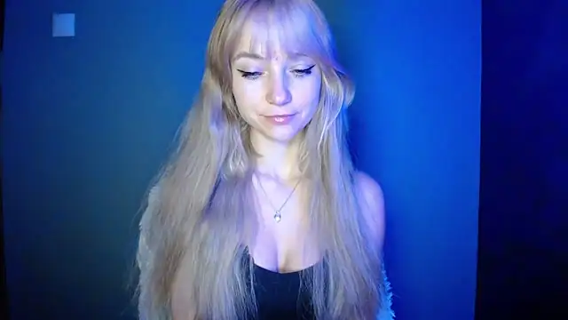 LuciaYoung online show from October 2025 05:49:02 AM