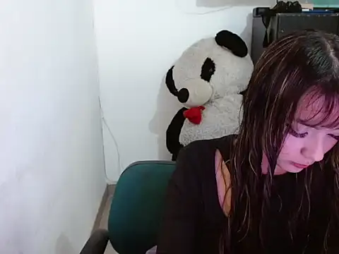  annie rosse online show from April 2026 09:26:02 PM