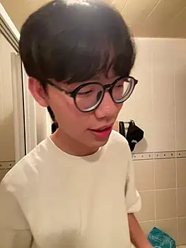 Snapshot of hihi0169 chatting on December 2024 01:52:02 PM hihi0169 online show from December 2024 01:52:02 PM