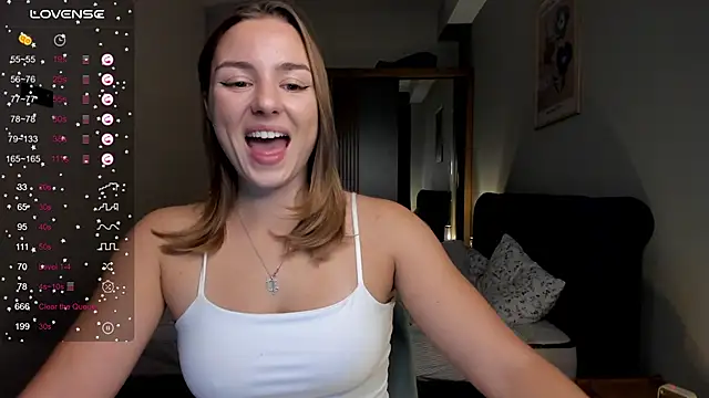 Snapshot of ThreeshaWhite chatting on October 2025 04:29:02 PM ThreeshaWhite online show from October 2025 04:29:02 PM