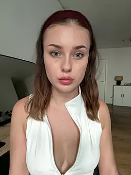 MaribelRiver online show from August 2026 04:43:01 PM
