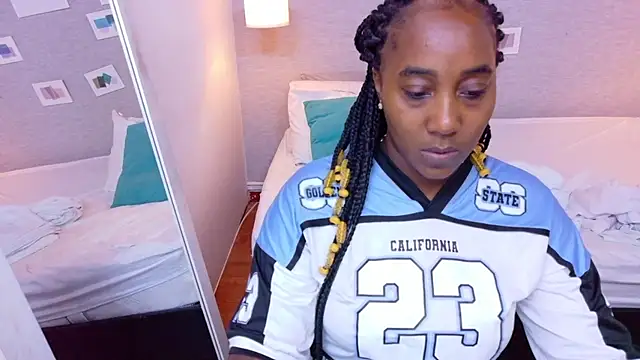 kiara evanss online show from October 2025 01:40:02 PM