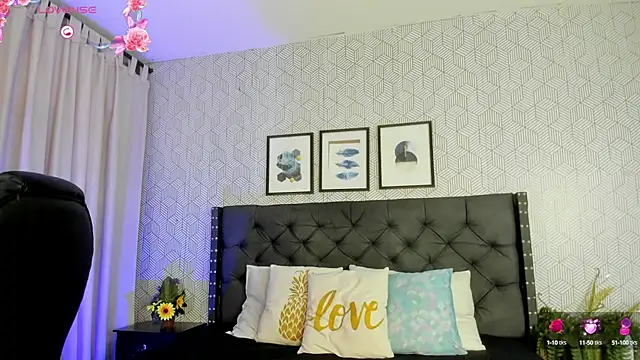 Snapshot of emma__smith1 chatting on March 2025 12:27:02 PM emma smith1 online show from March 2025 12:27:02 PM