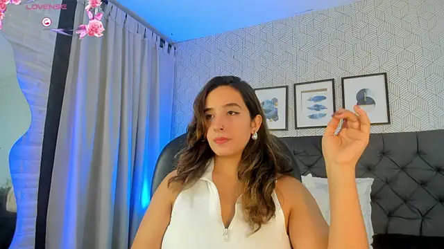 Snapshot of emma__smith1 chatting on March 2025 01:34:01 PM emma smith1 online show from March 2025 01:34:01 PM