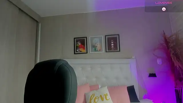 Snapshot of emma__smith1 chatting on March 2026 02:34:01 PM emma smith1 online show from March 2026 02:34:01 PM