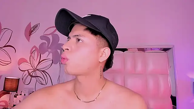 Snapshot of Niicky1_ chatting on December 2024 12:05:01 AM Niicky1  online show from December 2024 12:05:01 AM