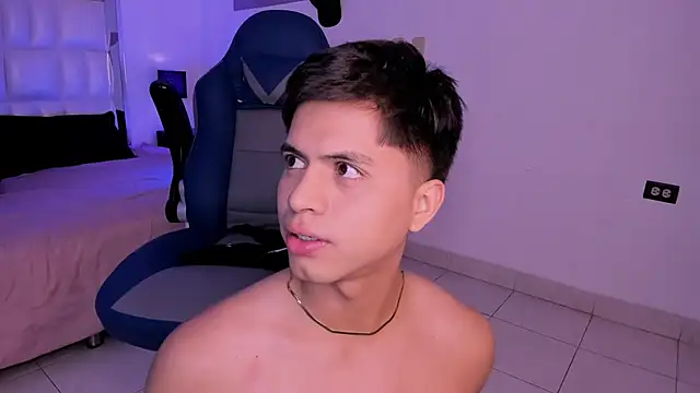 Snapshot of Niicky1_ chatting on December 2024 11:42:01 PM Niicky1  online show from December 2024 11:42:01 PM