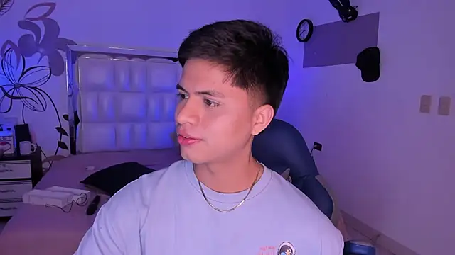 Snapshot of Niicky1_ chatting on December 2024 11:49:01 PM Niicky1  online show from December 2024 11:49:01 PM