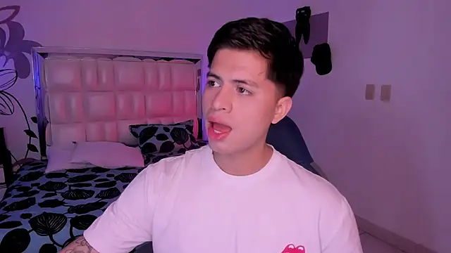 Snapshot of Niicky1_ chatting on January 2025 08:54:01 PM Niicky1  online show from January 2025 08:54:01 PM