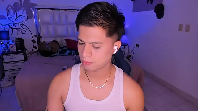 Snapshot of Niicky1_ chatting on January 2025 08:31:02 PM Niicky1  online show from January 2025 08:31:02 PM