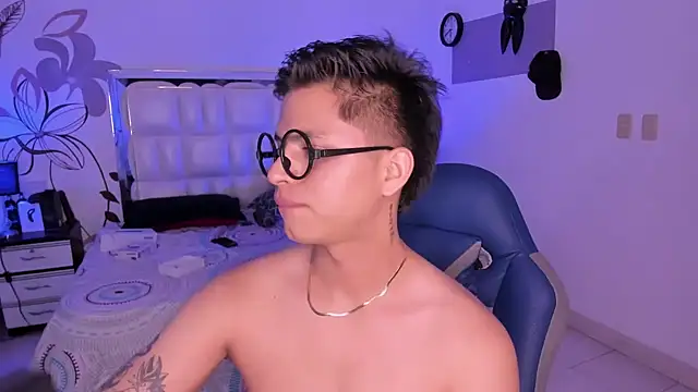 Snapshot of Niicky1_ chatting on February 2025 12:35:01 AM Niicky1  online show from February 2025 12:35:01 AM