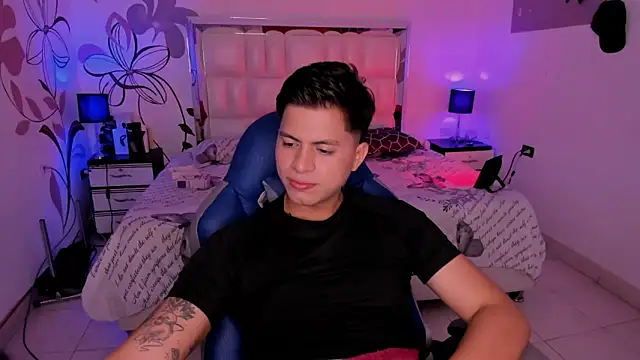 Snapshot of Niicky1_ chatting on February 2025 08:52:02 PM Niicky1  online show from February 2025 08:52:02 PM