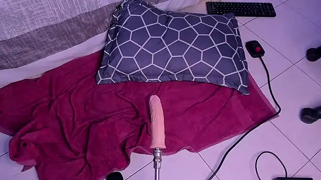 Snapshot of Niicky1_ chatting on March 2025 12:09:02 AM Niicky1  online show from March 2025 12:09:02 AM