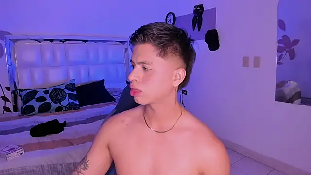 Snapshot of Niicky1_ chatting on March 2025 09:32:02 PM Niicky1  online show from March 2025 09:32:02 PM