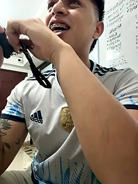 Snapshot of Niicky1_ chatting on September 2025 03:27:02 PM Niicky1  online show from September 2025 03:27:02 PM