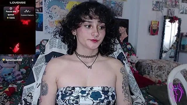 kitty22  online show from December 2025 02:34:02 PM