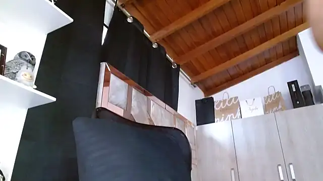 CONNY BENSS online show from October 2025 07:55:01 PM