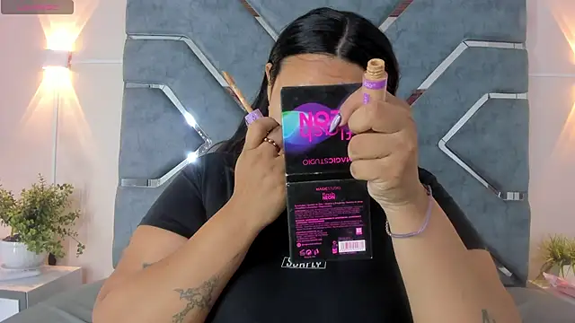 LucciaPorter online show from April 2026 01:34:02 PM