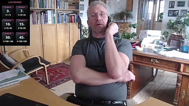 tom-swede online show from January 2025 09:48:01 AM