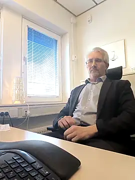 Snapshot of tom-swede chatting on March 2026 02:40:02 PM tom-swede online show from March 2026 02:40:02 PM