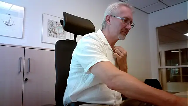 tom-swede online show from July 2026 11:39:02 AM