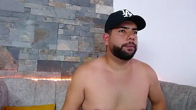 Snapshot of passionate_love22 chatting on February 2026 04:02:01 PM passionate love22 online show from February 2026 04:02:01 PM