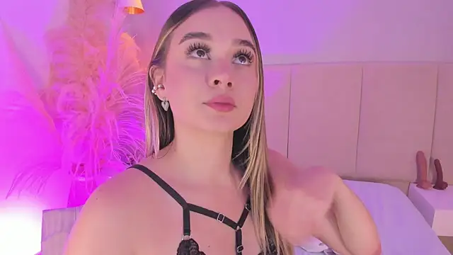 Snapshot of sofia_pamela chatting on February 2025 01:58:02 AM sofia pamela online show from February 2025 01:58:02 AM
