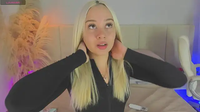 Snapshot of sofia_pamela chatting on September 2025 06:55:01 PM sofia pamela online show from September 2025 06:55:01 PM