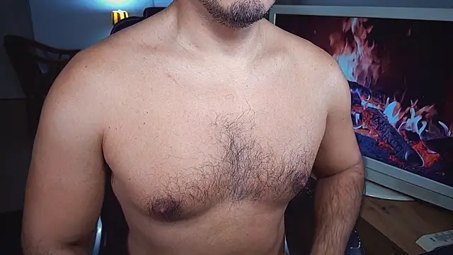 officeman7 online show from December 2024 08:48:01 PM