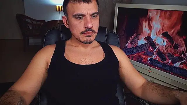 officeman7 online show from January 2025 04:36:01 PM