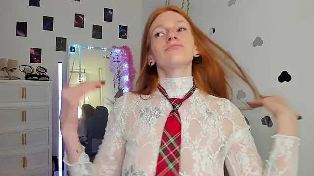 Snapshot of Aliceginger99 chatting on May 2026 01:19:01 PM Aliceginger99 online show from May 2026 01:19:01 PM