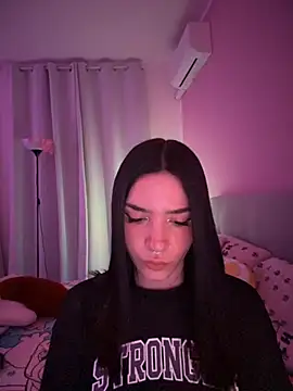 Snapshot of ShannonShanny chatting on November 2025 08:18:01 PM ShannonShanny online show from November 2025 08:18:01 PM