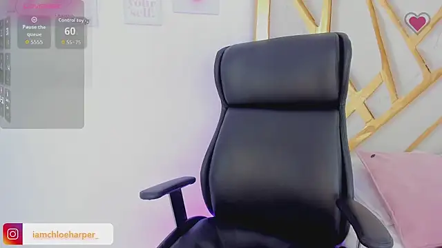 Snapshot of ChloeHarper_ chatting on October 2025 06:58:01 PM ChloeHarper online show from October 2025 06:58:01 PM