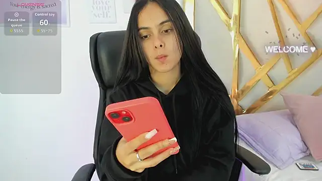 ChloeHarper  online show from December 2025 06:58:01 PM