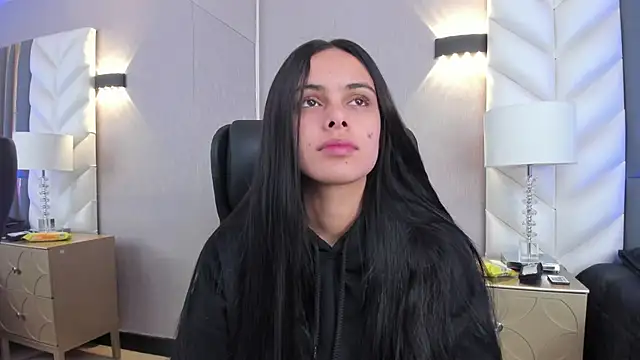 ChloeHarper  online show from December 2025 11:36:02 AM