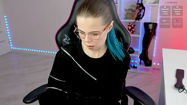 Snapshot of Latex_Kitty chatting on June 2026 03:14:02 PM Latex Kitty online show from June 2026 03:14:02 PM