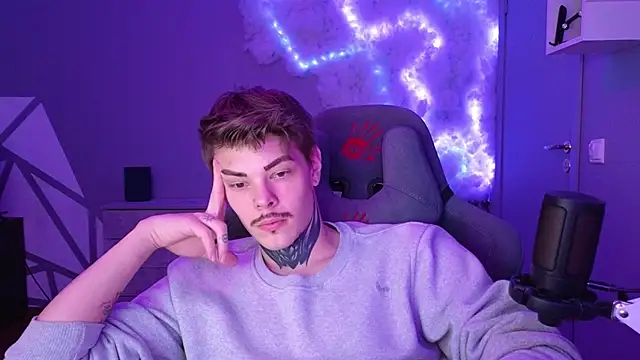 DENIS HERE online show from December 2024 02:16:01 PM