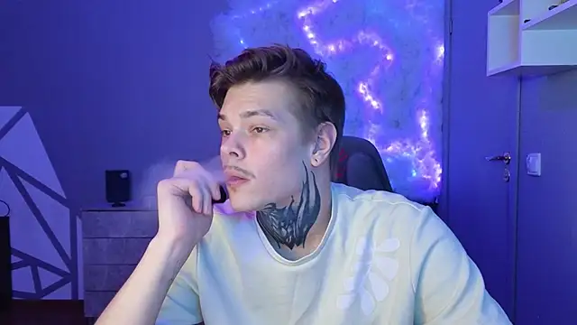 DENIS HERE online show from January 2025 01:37:02 PM